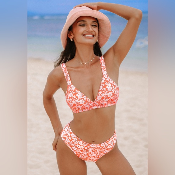 NWT Cupshe Two Piece Bikini Swimsuit, M - Picture 1 of 4